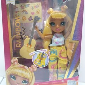 THE PRISMATICS SUNNY MADISON RAINBOW JUNIOR HIGH